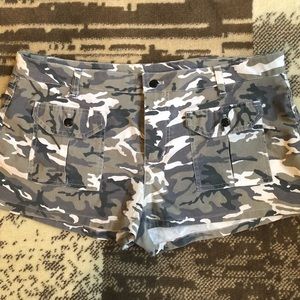 Camo shorts - no brand - 1 of a kind